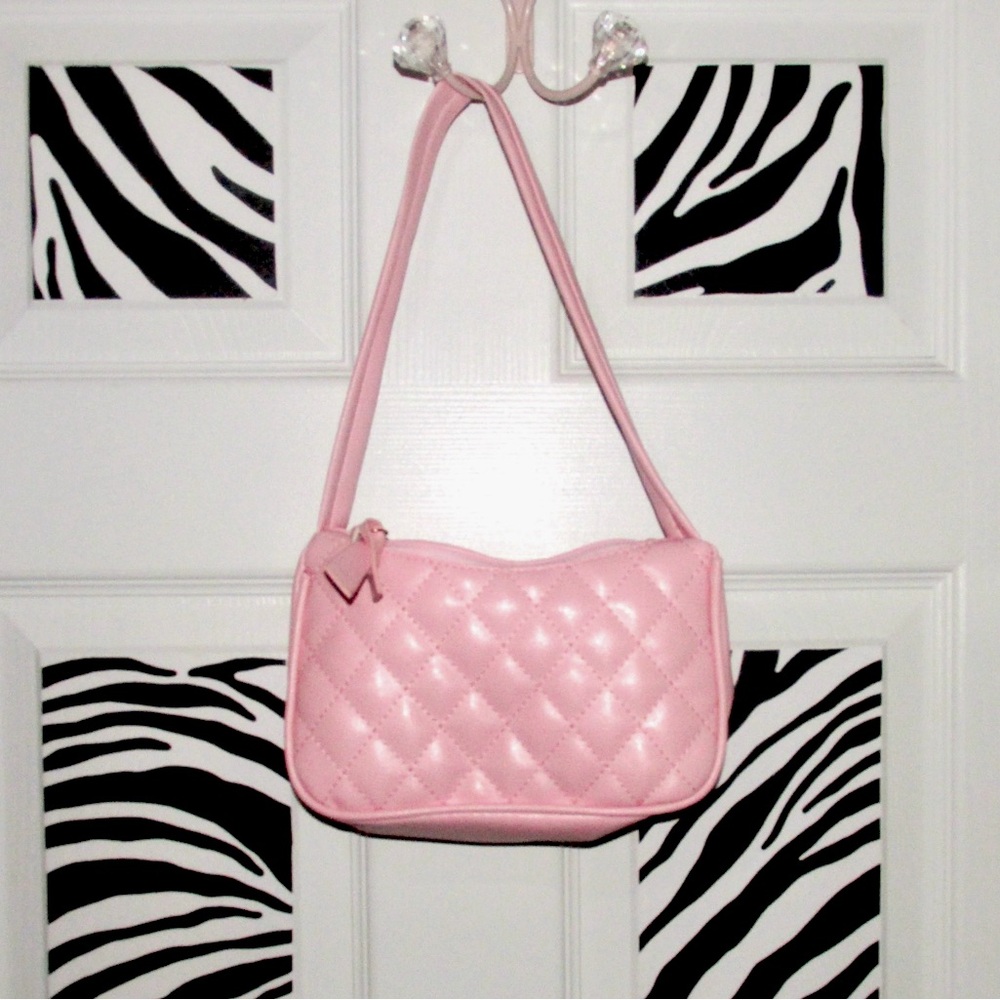 FREEBEIE! 💞 Pretty in Pink shoulder bag